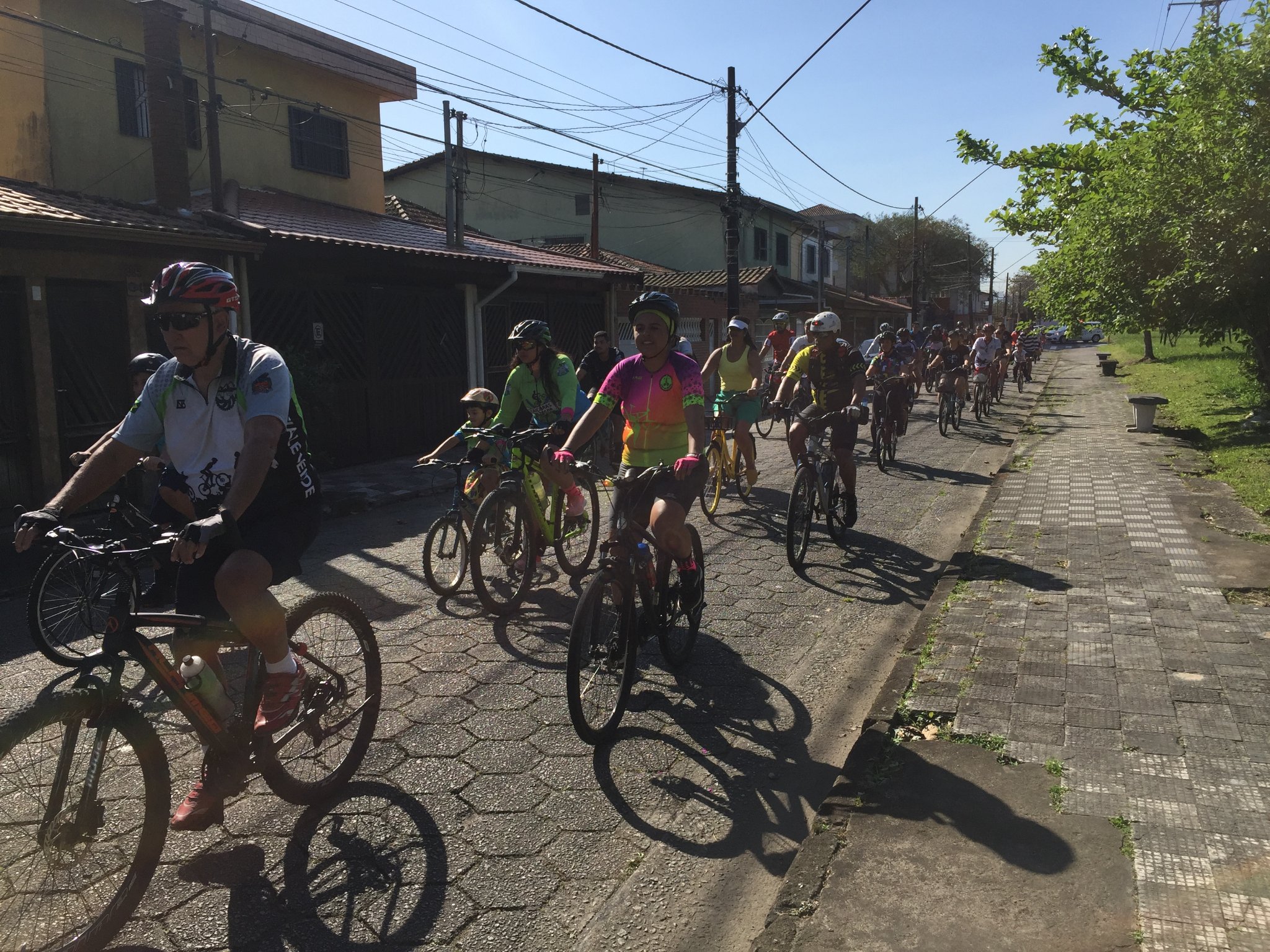 Confraternização após o passeio ciclístico