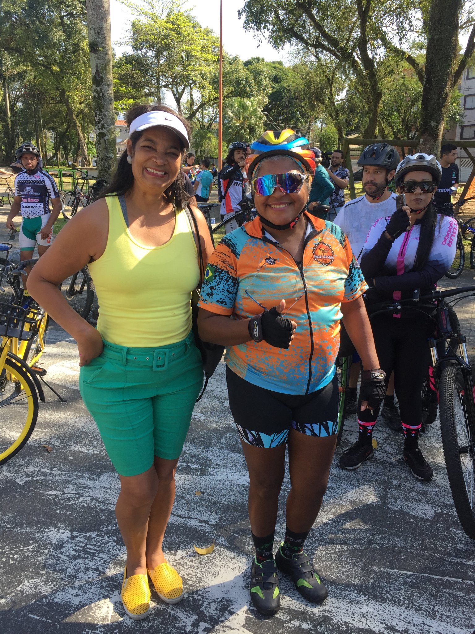 Passeio ciclístico em movimento